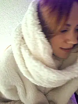 Snapshot of SlimBellaa chatting on 11-22-25, 09:13 SlimBellaa online show from 11-22-25, 09:13