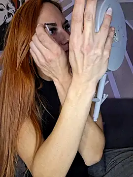 Snapshot of SlimBellaa chatting on 11-08-25, 09:18 SlimBellaa online show from 11-08-25, 09:18