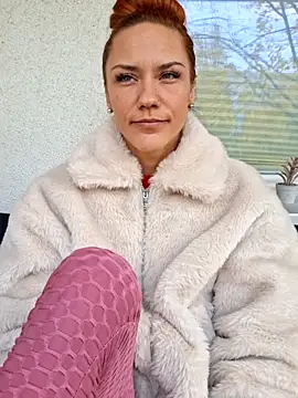 Snapshot of SlimBellaa chatting on 10-31-25, 11:40 SlimBellaa online show from 10-31-25, 11:40