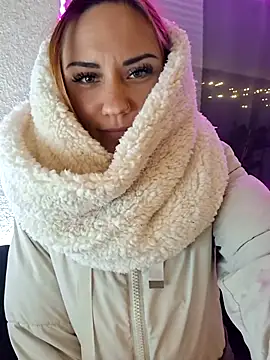 Snapshot of SlimBellaa chatting on 12-20-25, 10:23 SlimBellaa online show from 12-20-25, 10:23