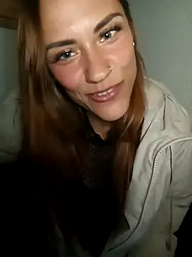 Snapshot of SlimBellaa chatting on 09-16-25, 08:32 SlimBellaa online show from 09-16-25, 08:32