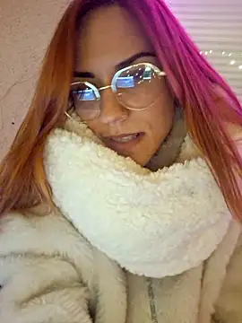 Snapshot of SlimBellaa chatting on 10-28-25, 09:14 SlimBellaa online show from 10-28-25, 09:14