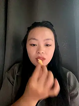 Julia-Elsa online show from 09-14-25, 06:03