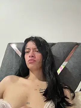 Snapshot of LiaCollings chatting on 05-27-26, 11:17 LiaCollings online show from 05-27-26, 11:17