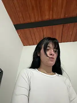Snapshot of LiaCollings chatting on 05-04-26, 12:19 LiaCollings online show from 05-04-26, 12:19