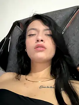 LiaCollings online show from 12-14-25, 01:49