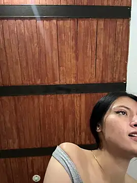 LiaCollings online show from 04-12-26, 03:26