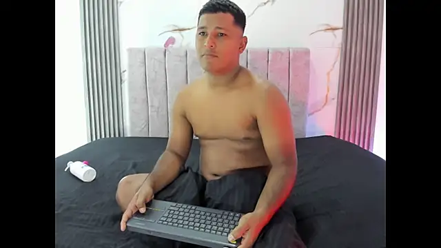 Snapshot of brutal_sex_love chatting on 04-21-26, 01:42 brutal sex love online show from 04-21-26, 01:42