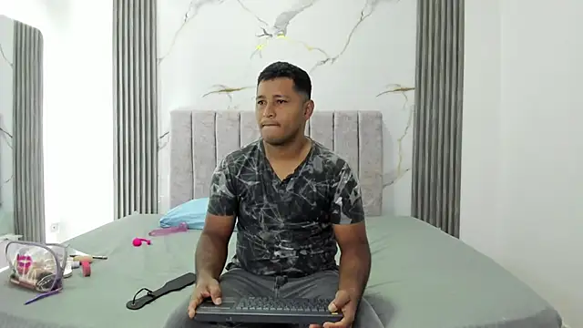 Snapshot of brutal_sex_love chatting on 04-25-26, 01:19 brutal sex love online show from 04-25-26, 01:19