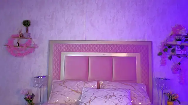 AlanaOdison online show from 09-15-25, 05:08