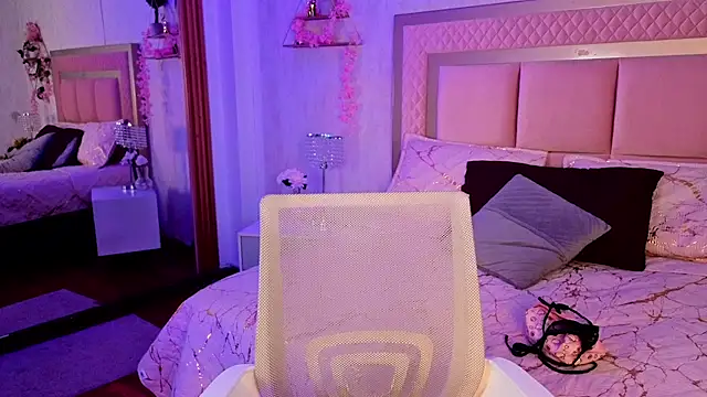 AlanaOdison online show from 11-20-25, 09:04