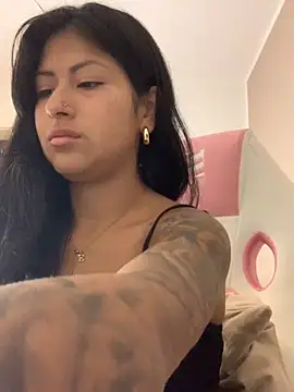 Snapshot of mrskarmaa chatting on 10-21-25, 04:12 mrskarmaa online show from 10-21-25, 04:12