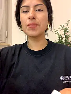 Snapshot of mrskarmaa chatting on 09-12-25, 03:28 mrskarmaa online show from 09-12-25, 03:28