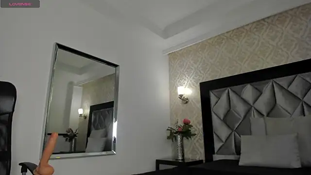 Layla Mackenzie online show from 09-27-25, 02:07