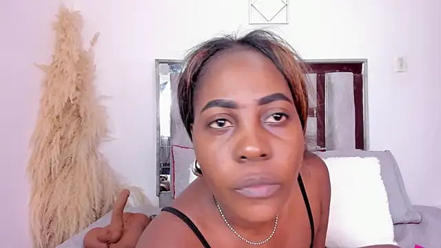 Emilly roaa online show from 11-21-25, 08:41