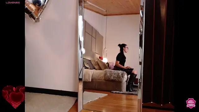 Lina Montclair online show from 09-19-25, 07:18