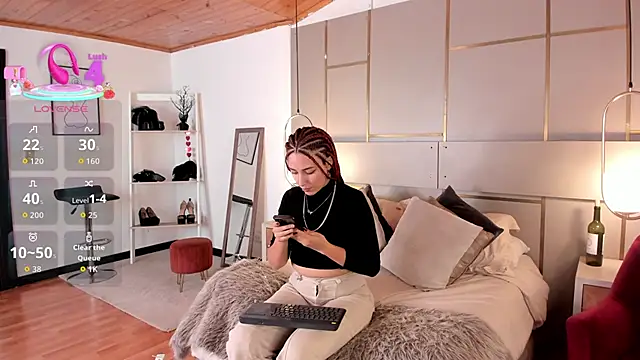 Lina Montclair online show from 03-04-26, 07:43