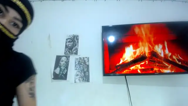 Foxy Lovex online show from 11-22-25, 10:41