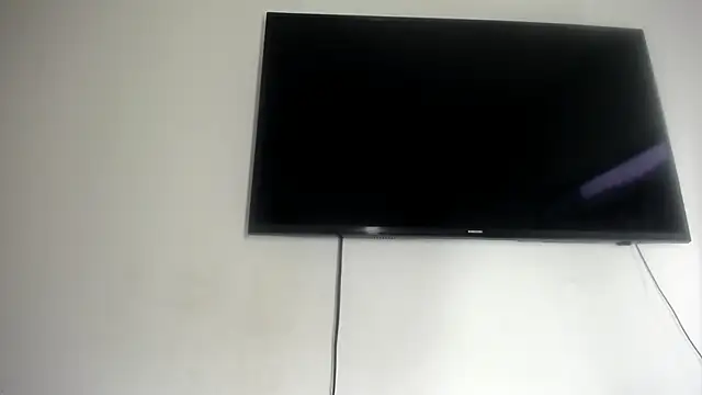 Snapshot of Foxy_Lovex chatting on 05-09-26, 10:46 Foxy Lovex online show from 05-09-26, 10:46