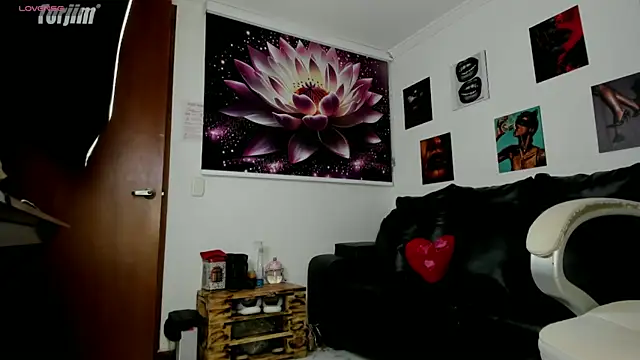 lycoris 19 online show from 10-24-25, 08:52