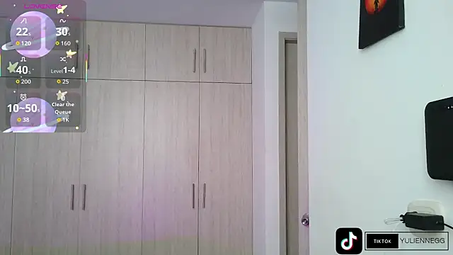 Yulienneg online show from 10-29-25, 08:08