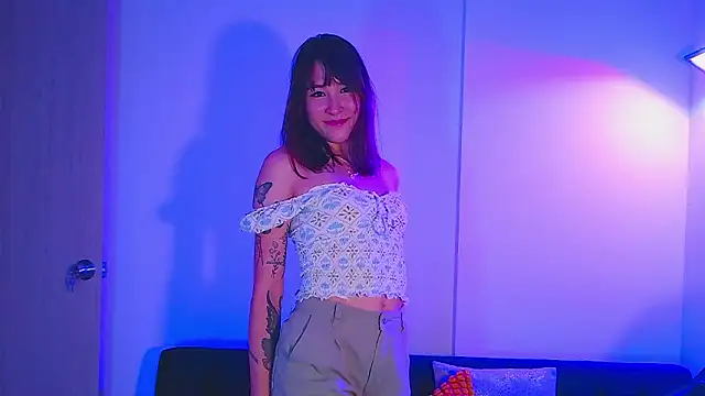 Yulienneg online show from 02-21-26, 02:46