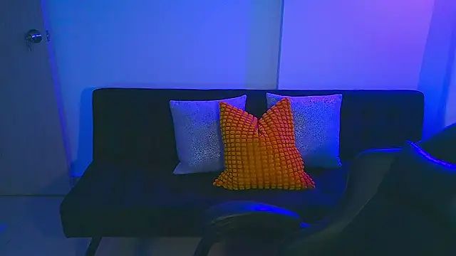 Yulienneg online show from 02-22-26, 09:38