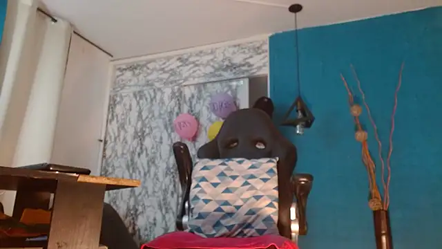 hanna mooreee online show from 04-10-26, 07:21