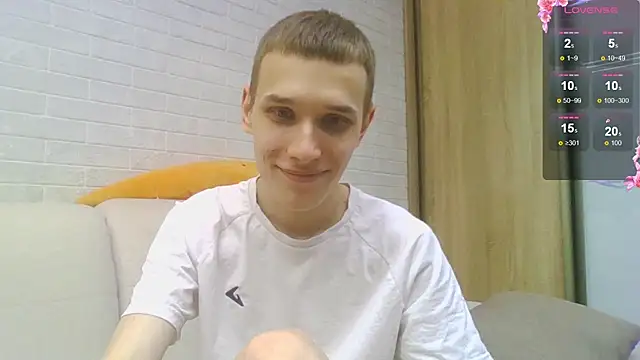 Snapshot of your___honeyy chatting on 09-11-25, 01:11 your   honeyy online show from 09-11-25, 01:11