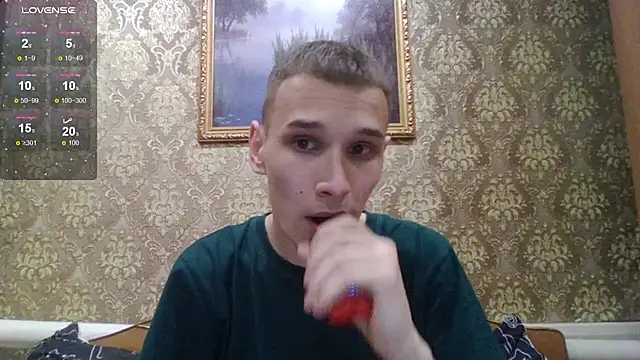 Snapshot of your___honeyy chatting on 10-28-25, 09:19 your   honeyy online show from 10-28-25, 09:19