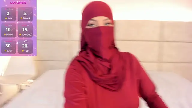 Snapshot of _Nadiaa chatting on 10-07-25, 07:15 Nadiaa online show from 10-07-25, 07:15