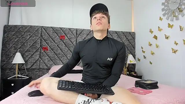 TaylerWhite online show from 01-06-26, 07:29