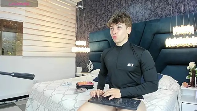 TaylerWhite online show from 02-12-26, 11:54