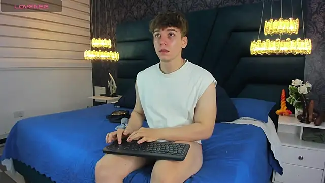 TaylerWhite online show from 02-08-26, 12:03