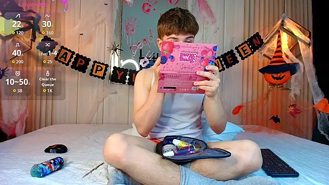 TaylerWhite online show from 10-30-25, 12:36