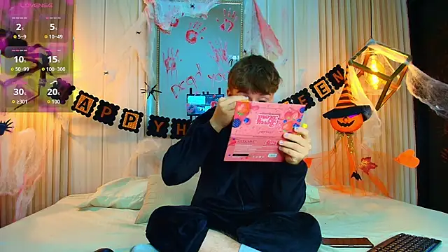 TaylerWhite online show from 10-26-25, 01:00