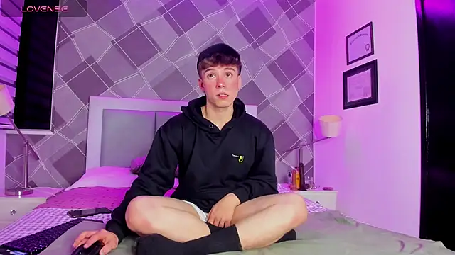 TaylerWhite online show from 11-15-25, 12:09