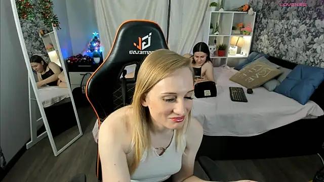 Laila Blarr online show from 01-17-26, 11:47