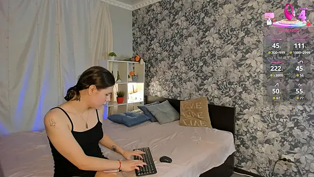 Laila Blarr online show from 10-22-25, 11:09