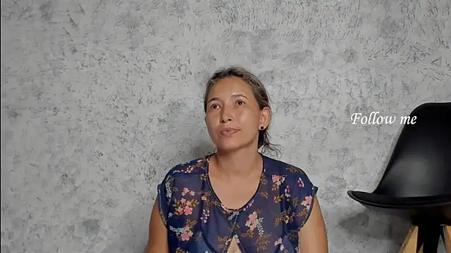 marly charm  online show from 12-17-25, 01:54