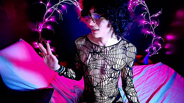 noahxtar online show from 10-12-25, 03:24