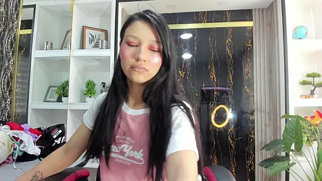 Sophie Calloway online show from 10-29-25, 02:49