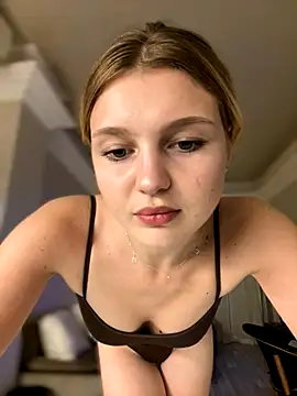 Emaline Fane online show from 10-15-25, 05:32