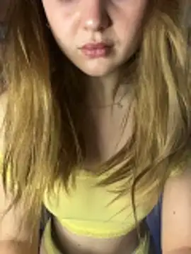 Snapshot of Emaline_Fane chatting on 04-23-26, 09:05 Emaline Fane online show from 04-23-26, 09:05