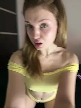 Snapshot of Emaline_Fane chatting on 04-30-26, 06:26 Emaline Fane online show from 04-30-26, 06:26