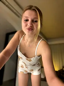 Emaline Fane online show from 11-14-25, 06:44