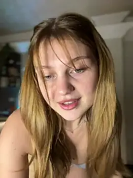 Snapshot of Emaline_Fane chatting on 05-17-26, 07:47 Emaline Fane online show from 05-17-26, 07:47