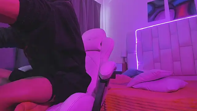 MilkWhore1 online show from 03-31-26, 08:33