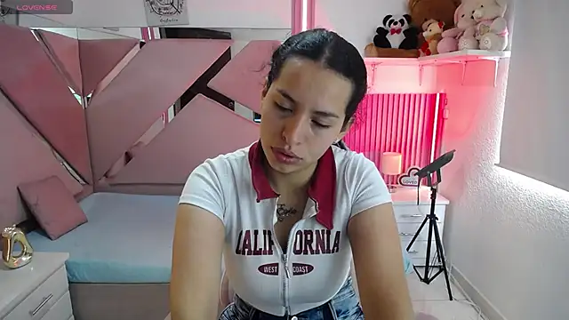 Mia garcia28 online show from 06-11-26, 01:41
