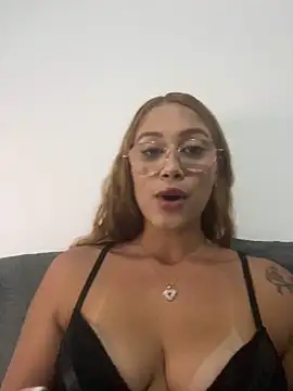 ruivinha2006 online show from 04-03-26, 03:35